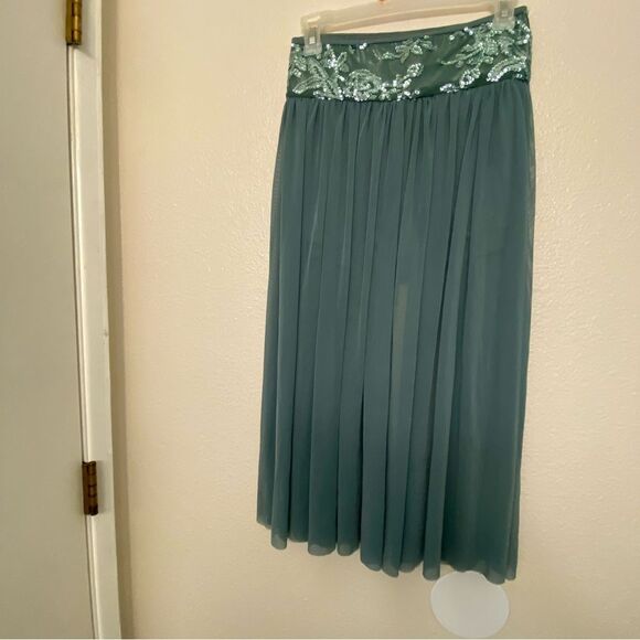 WEISSMAN Dance Costume 2 piece Sage green sequin Guiltfree 10337 SA adult - Picture 4 of 13